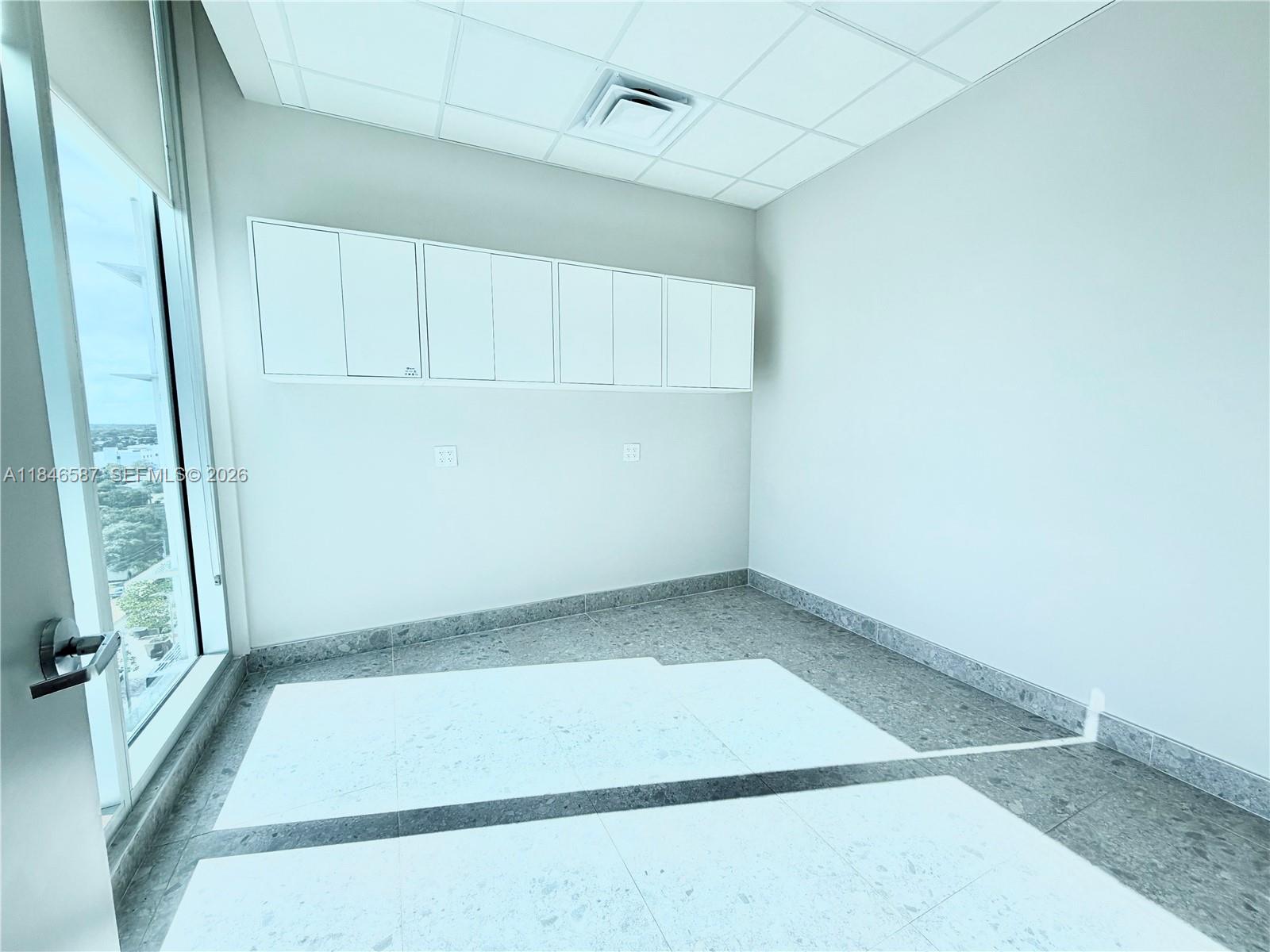 1001  /   sq. ft. $ 2026-01-23 0 Photo