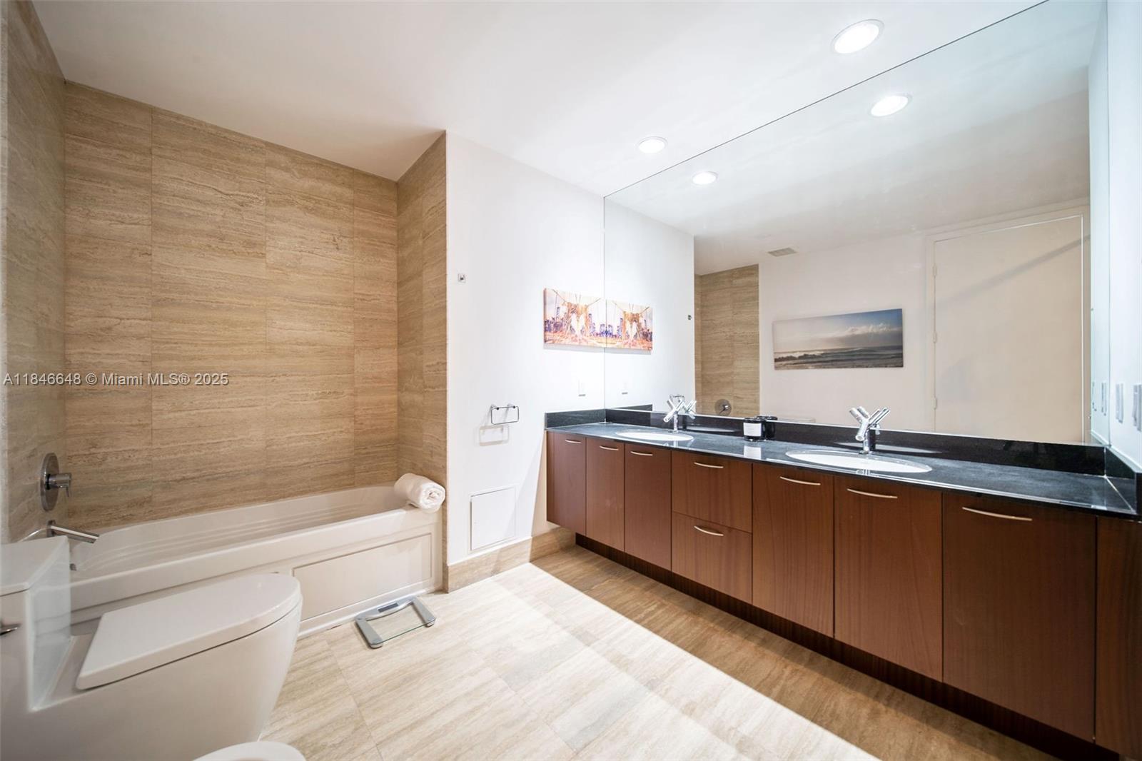 Ver detalles 1805 2 / 2 1463 sq. ft. $ 2025-07-24 0 foto