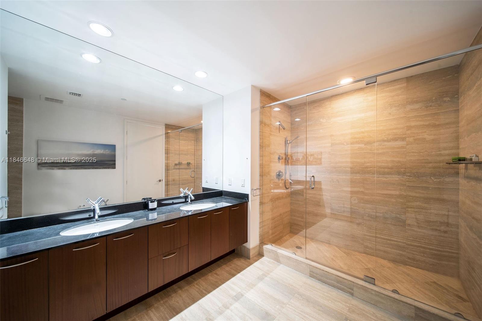 Ver detalles 1805 2 / 2 1463 sq. ft. $ 2025-07-24 0 foto