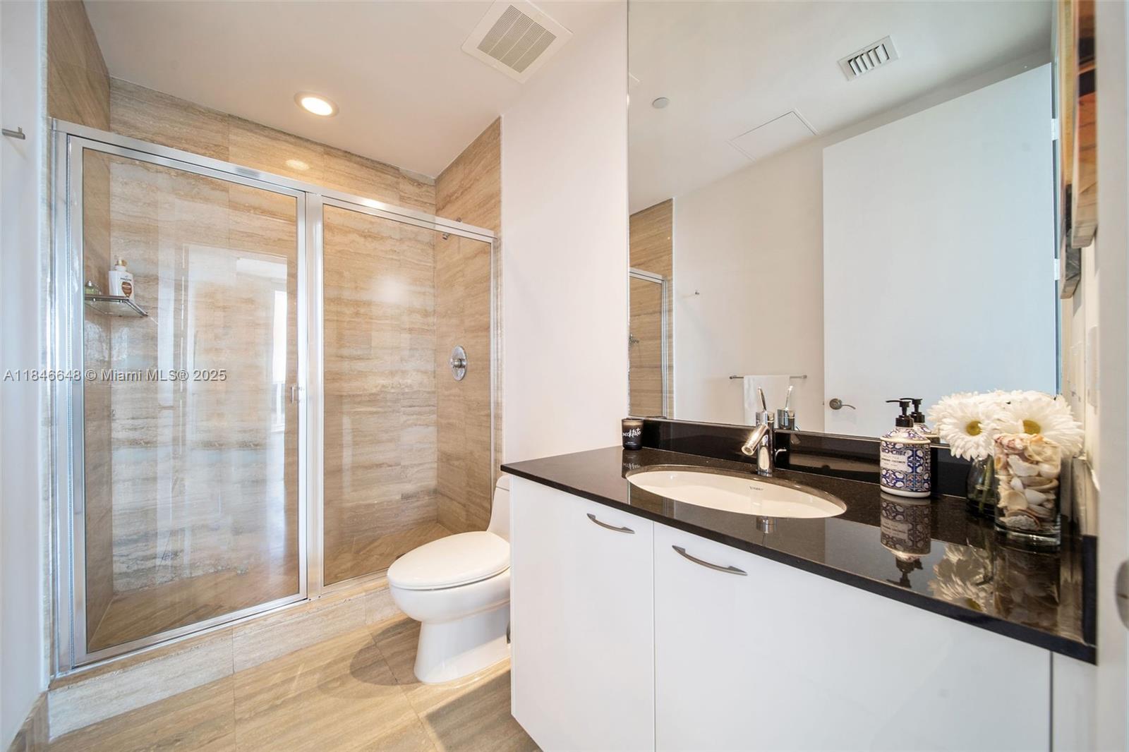 Ver detalles 1805 2 / 2 1463 sq. ft. $ 2025-07-24 0 foto
