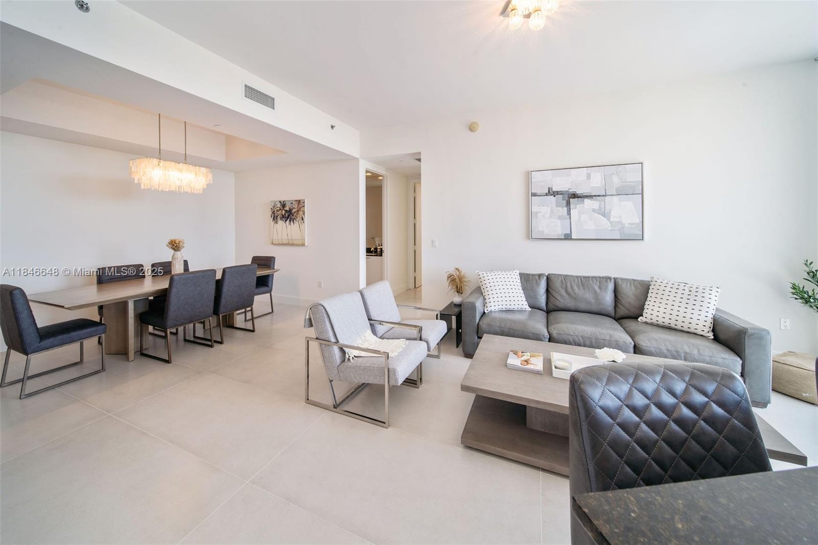 Ver detalles 1805 2 / 2 1463 sq. ft. $ 2025-07-24 0 foto