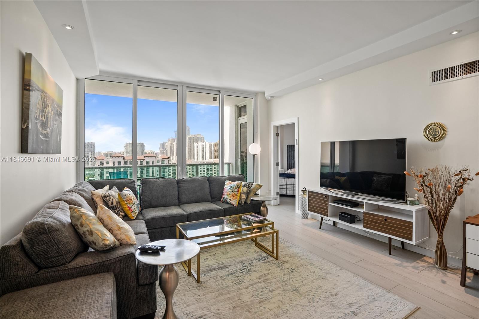 See details PH31 2 / 2 1357 sq. ft. $ 2025-07-24 0 Photo