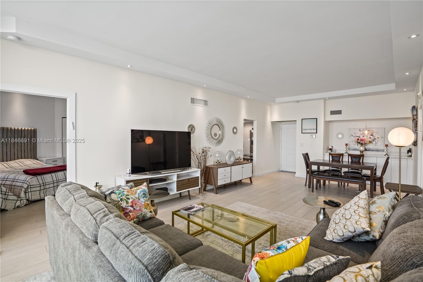 See details PH31 2 / 2 1357 sq. ft. $ 2025-07-24 0 Photo