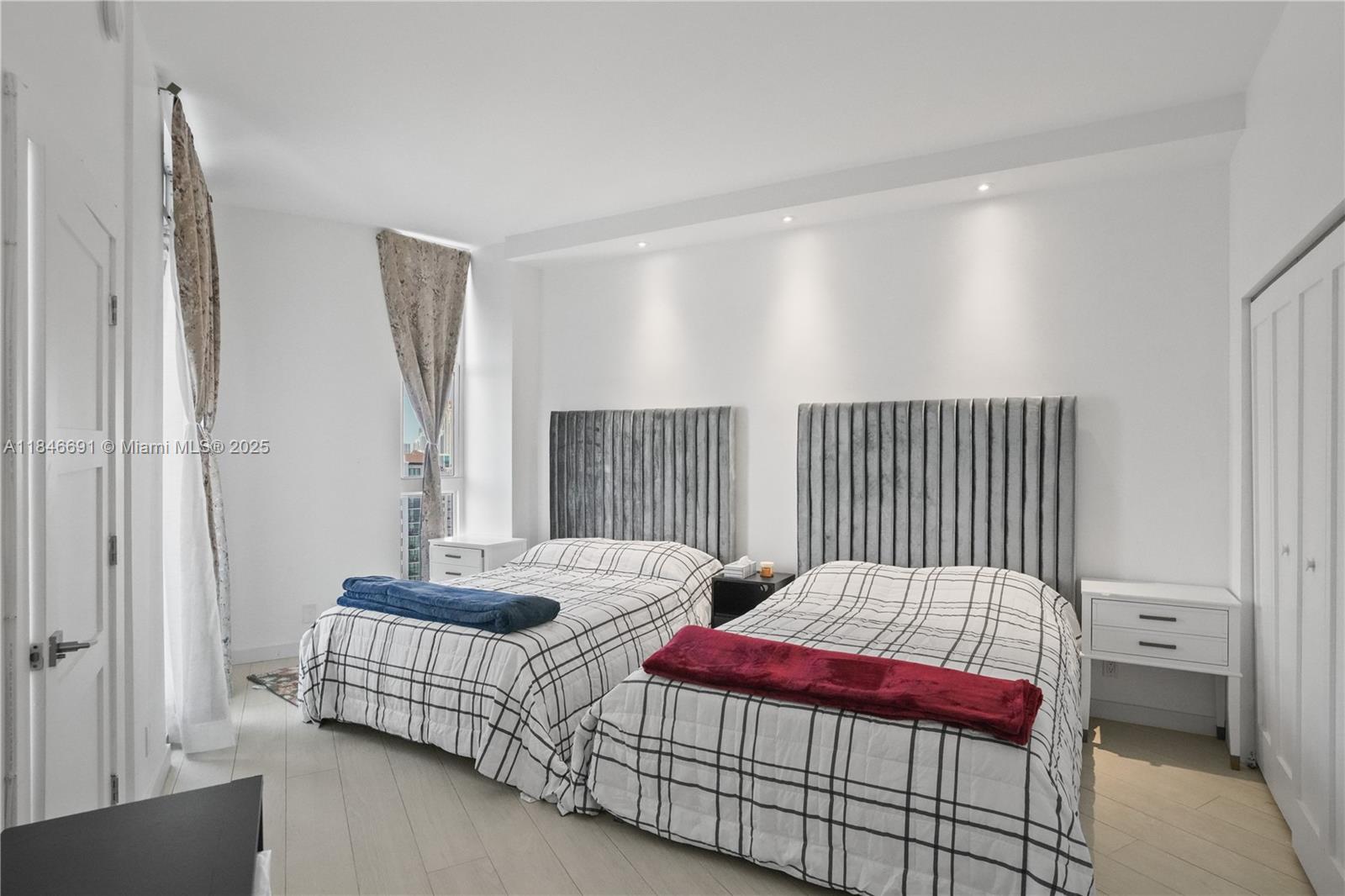 See details PH31 2 / 2 1357 sq. ft. $ 2025-07-24 0 Photo