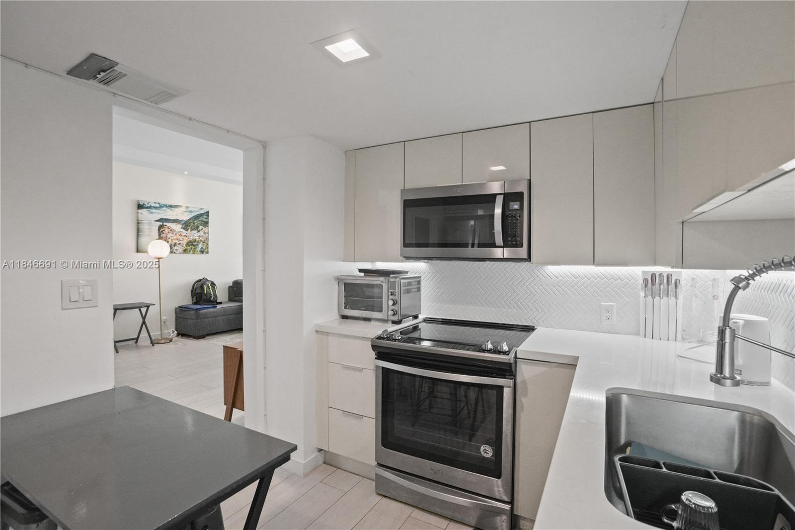 See details PH31 2 / 2 1357 sq. ft. $ 2025-07-24 0 Photo