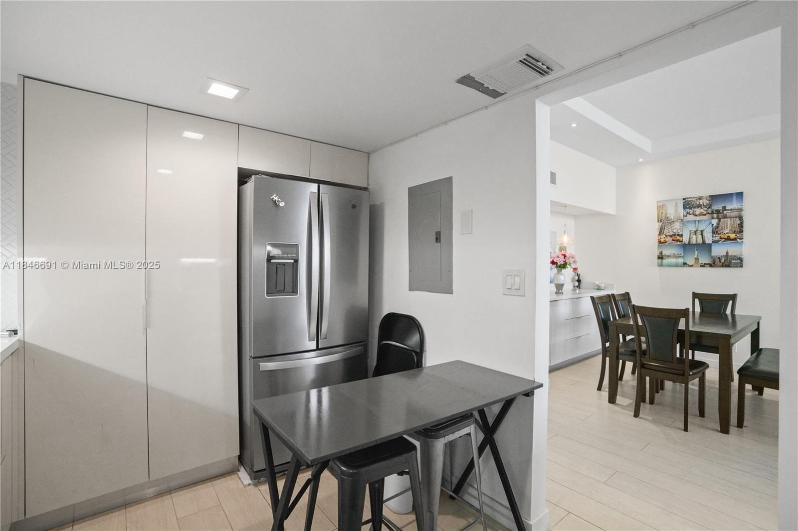 See details PH31 2 / 2 1357 sq. ft. $ 2025-07-24 0 Photo