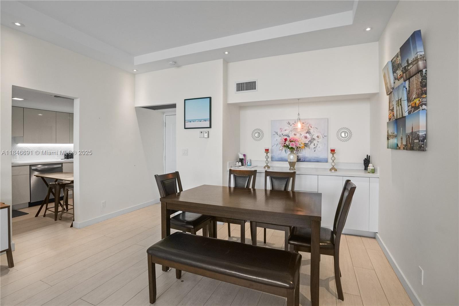 See details PH31 2 / 2 1357 sq. ft. $ 2025-07-24 0 Photo