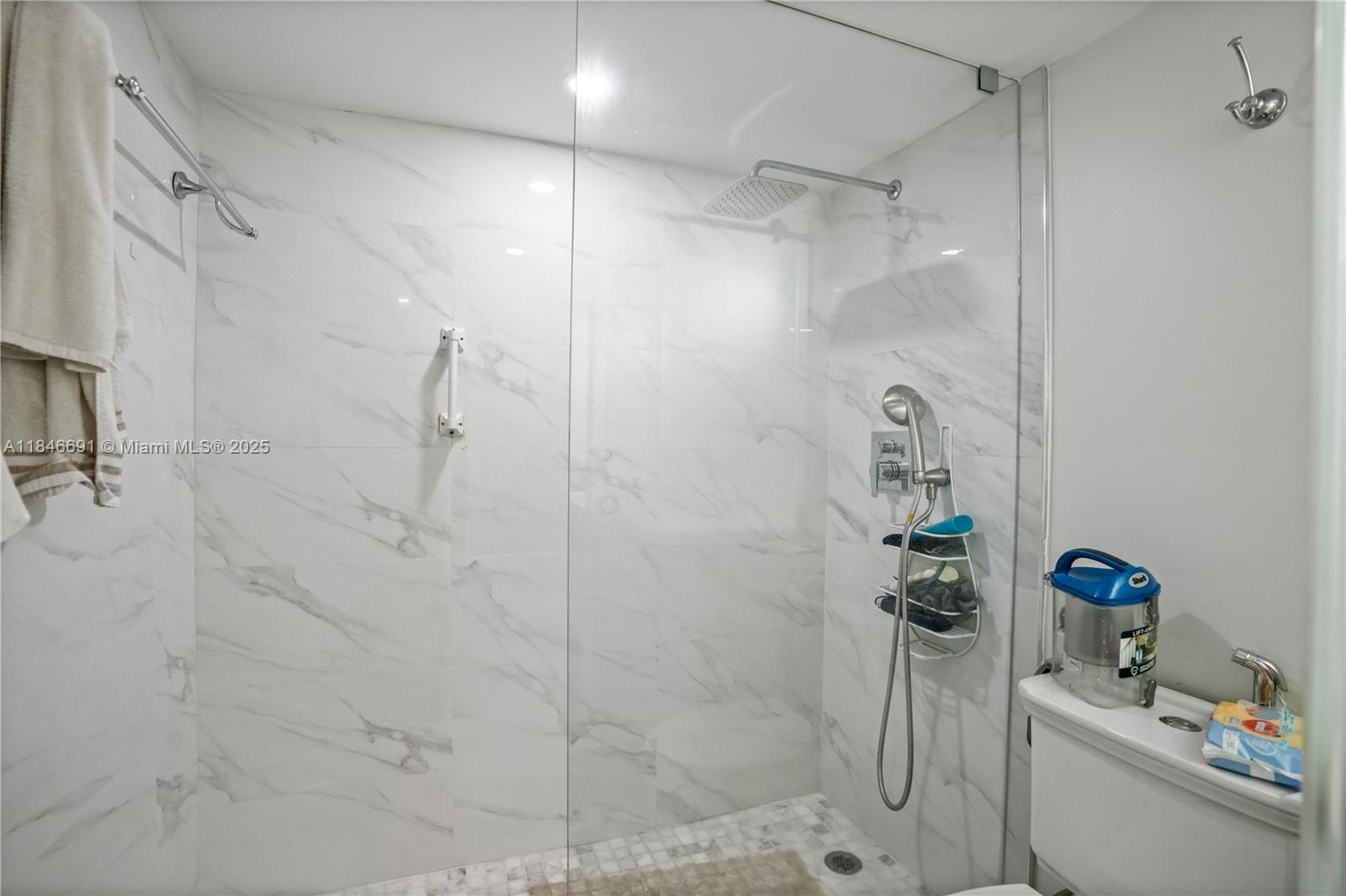 See details PH31 2 / 2 1357 sq. ft. $ 2025-07-24 0 Photo