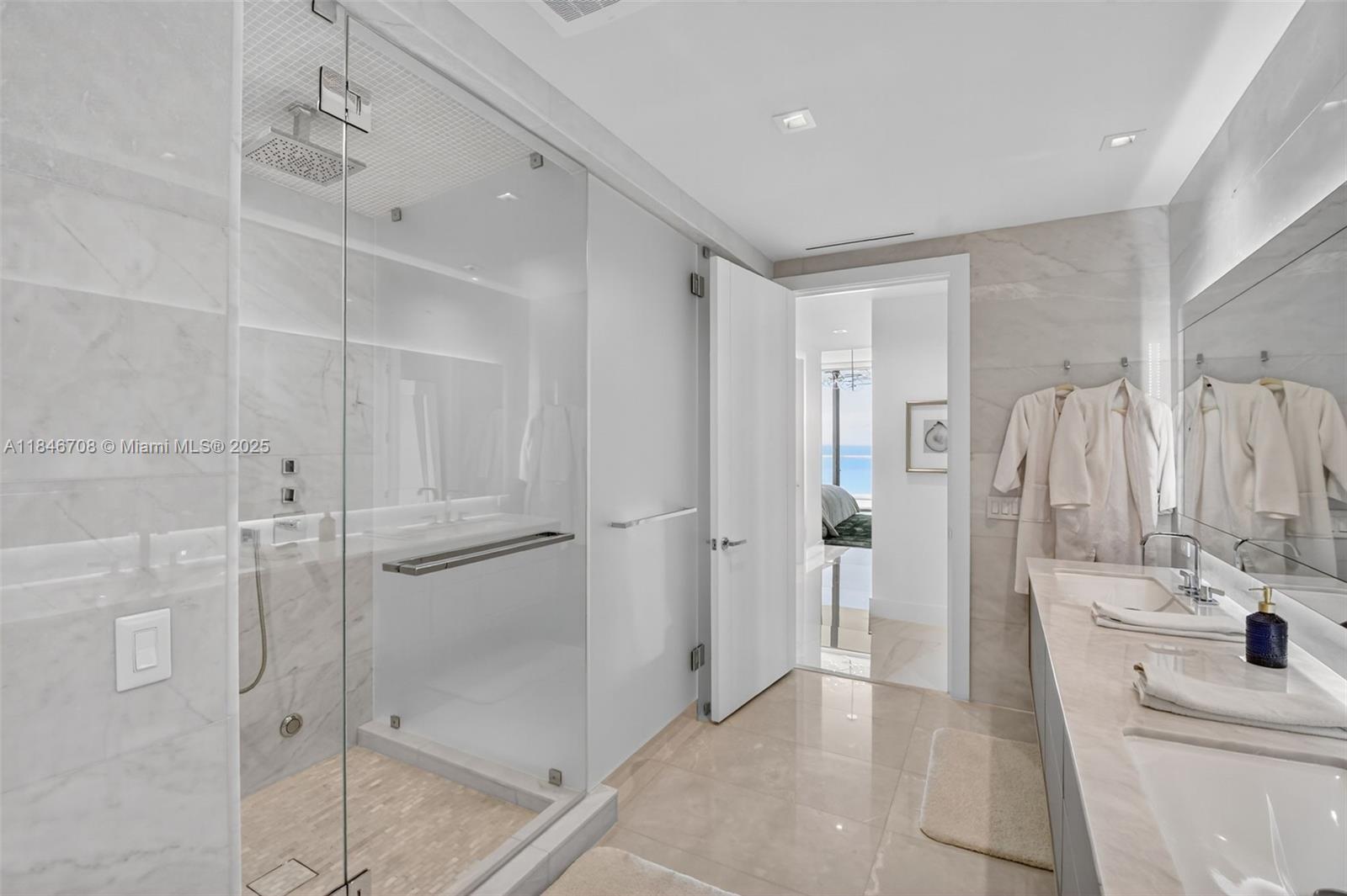 See details 2504 4 / 6 3252 sq. ft. $ 2025-07-24 0 Photo