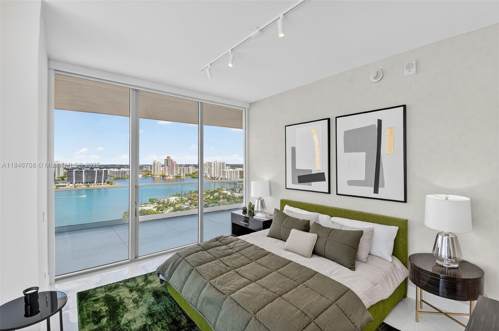 See details 2504 4 / 6 3252 sq. ft. $ 2025-07-24 0 Photo