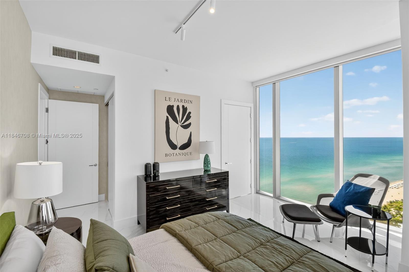See details 2504 4 / 6 3252 sq. ft. $ 2025-07-24 0 Photo