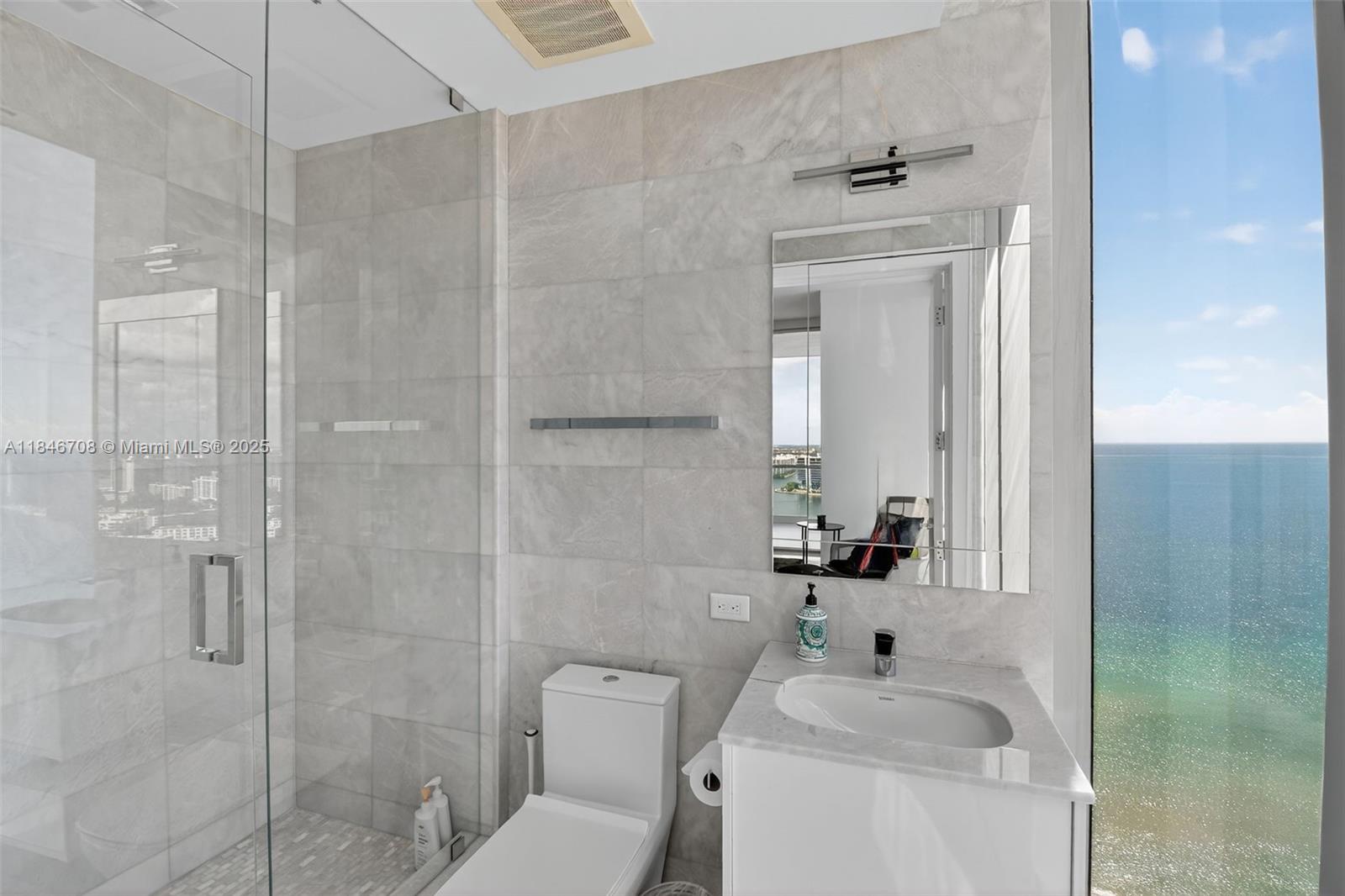 See details 2504 4 / 6 3252 sq. ft. $ 2025-07-24 0 Photo