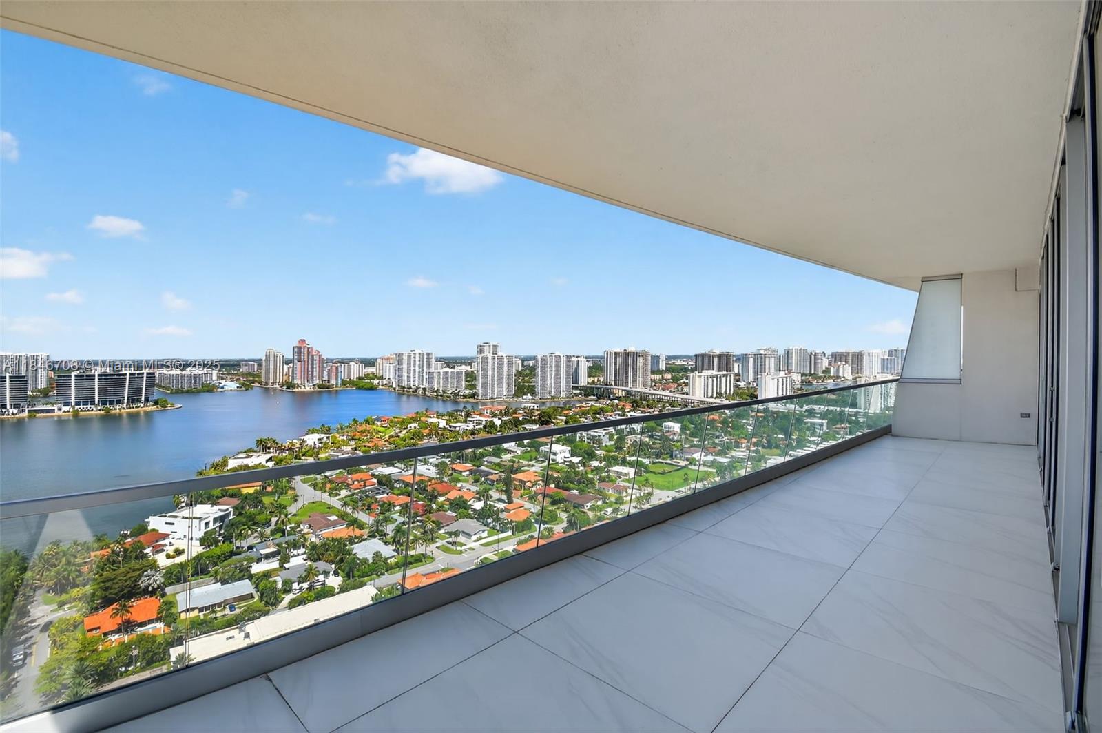 See details 2504 4 / 6 3252 sq. ft. $ 2025-07-24 0 Photo
