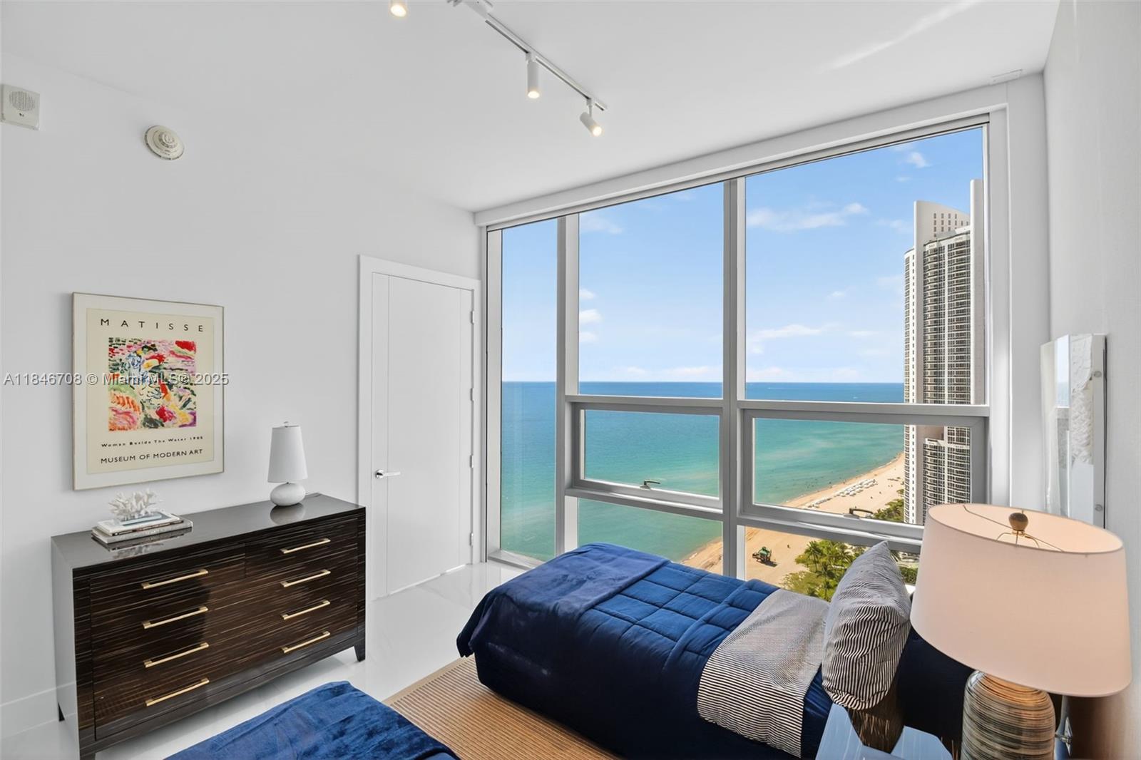 See details 2504 4 / 6 3252 sq. ft. $ 2025-07-24 0 Photo