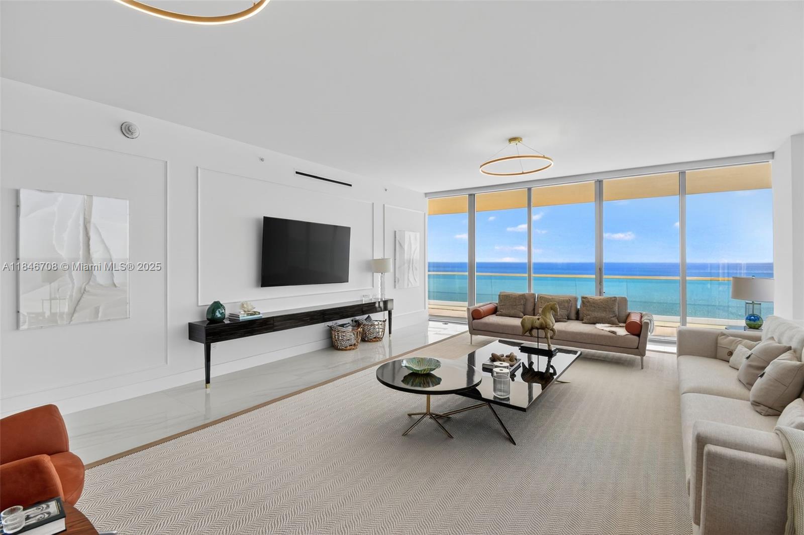 See details 2504 4 / 6 3252 sq. ft. $ 2025-07-24 0 Photo