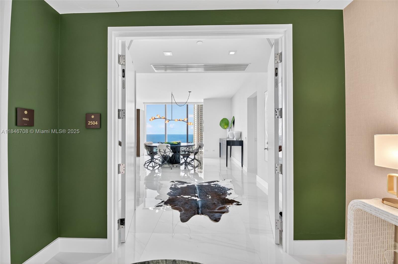 See details 2504 4 / 6 3252 sq. ft. $ 2025-07-24 0 Photo