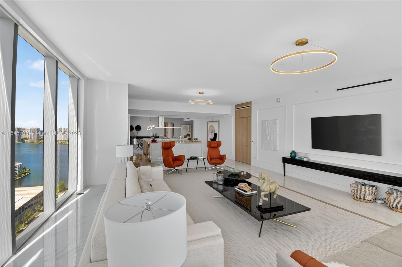 See details 2504 4 / 6 3252 sq. ft. $ 2025-07-24 0 Photo