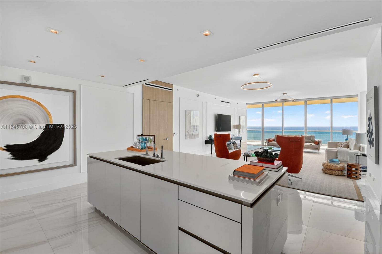 See details 2504 4 / 6 3252 sq. ft. $ 2025-07-24 0 Photo