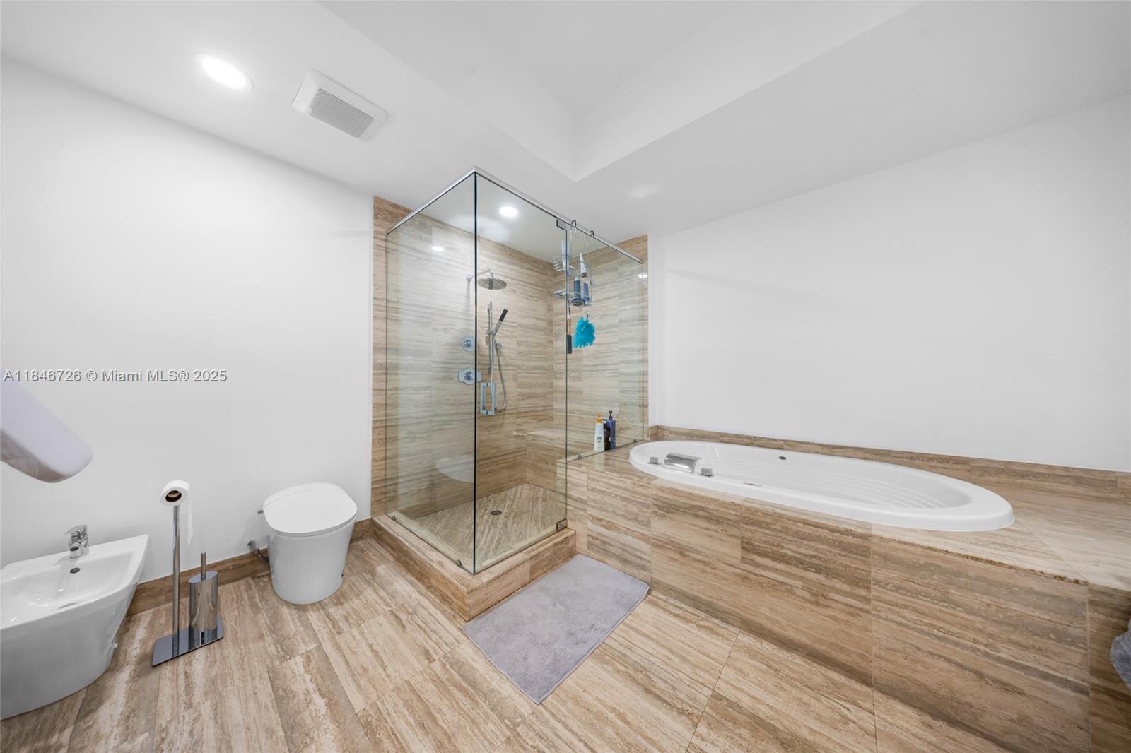 See details 707 2 / 3 2106 sq. ft. $ 2025-07-29 0 Photo