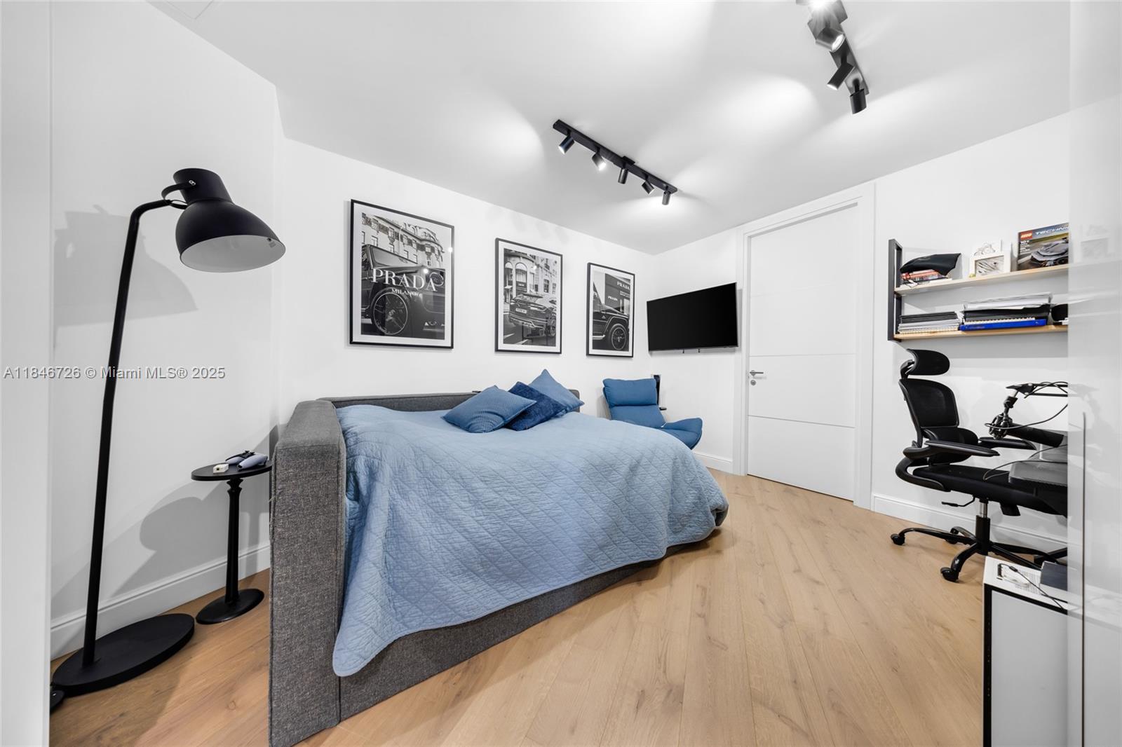See details 707 2 / 3 2106 sq. ft. $ 2025-07-29 0 Photo