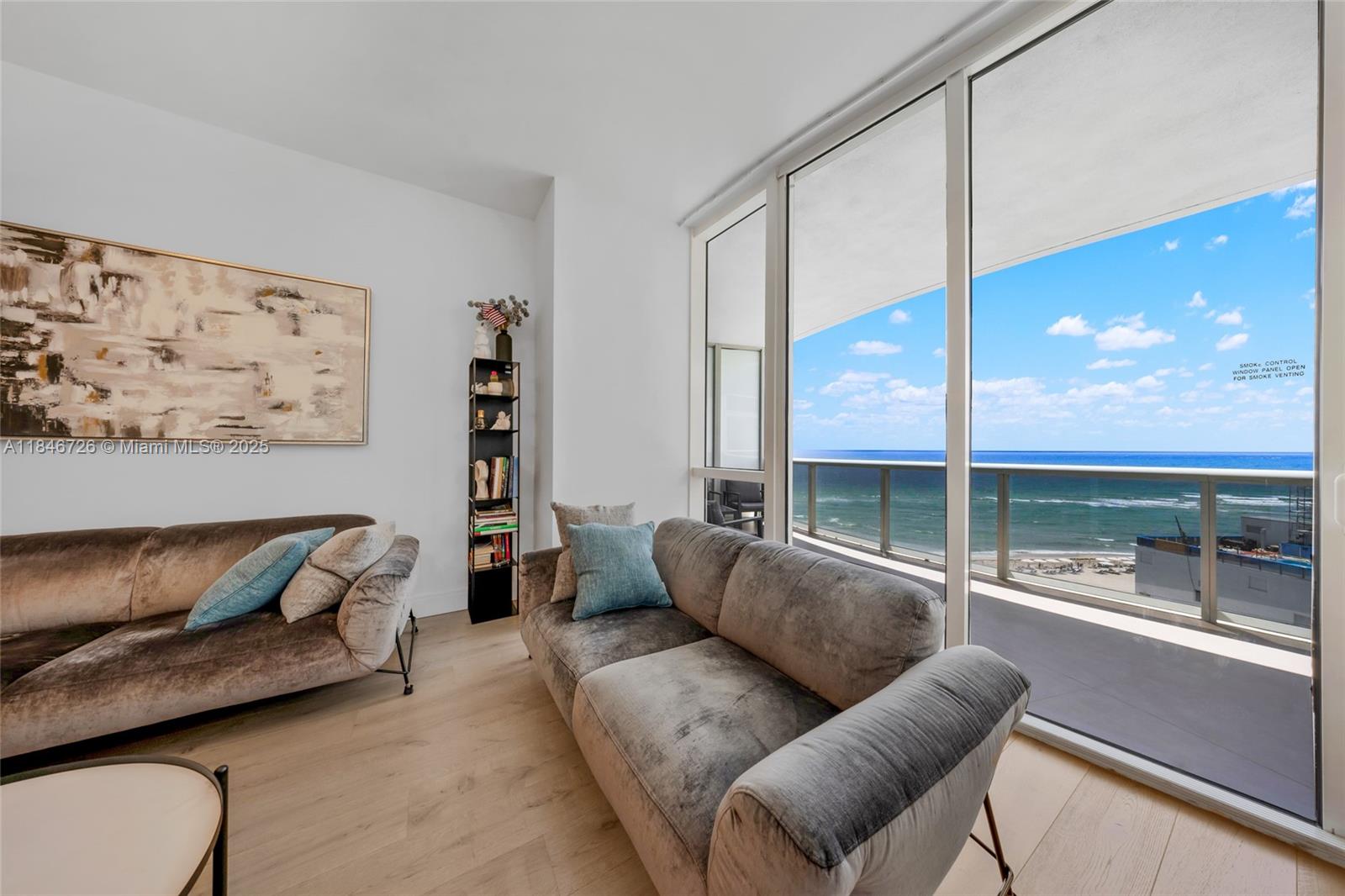 See details 707 2 / 3 2106 sq. ft. $ 2025-07-29 0 Photo