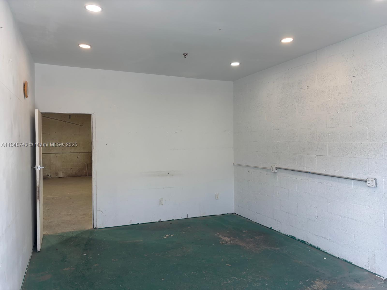 See details / sq. ft. $ 2025-07-24 0 Photo