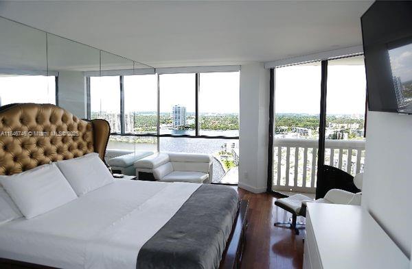See details 1000 2 / 2 1300 sq. ft. $ 2025-07-24 0 Photo