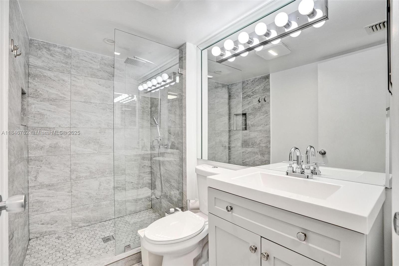 Photo of 20355 34th Ct  #425, Aventura, Florida, 33180 - 
