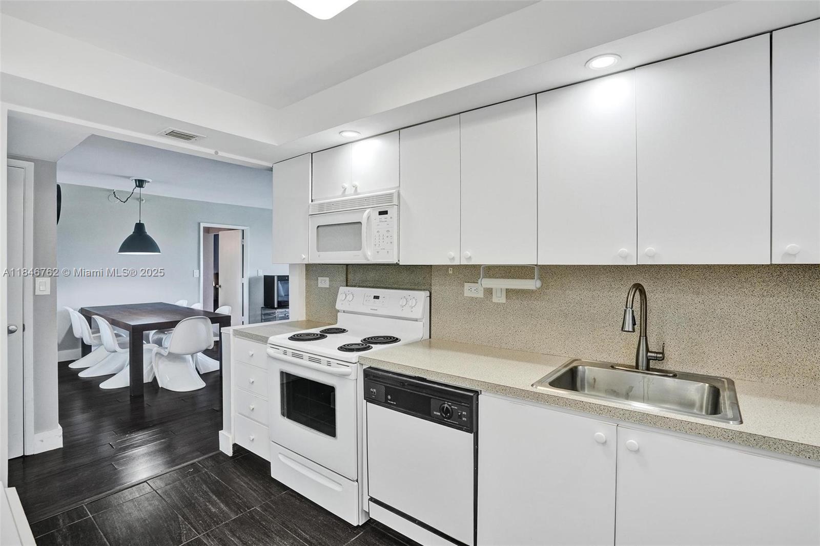 Photo of 20355 34th Ct  #425, Aventura, Florida, 33180 - 