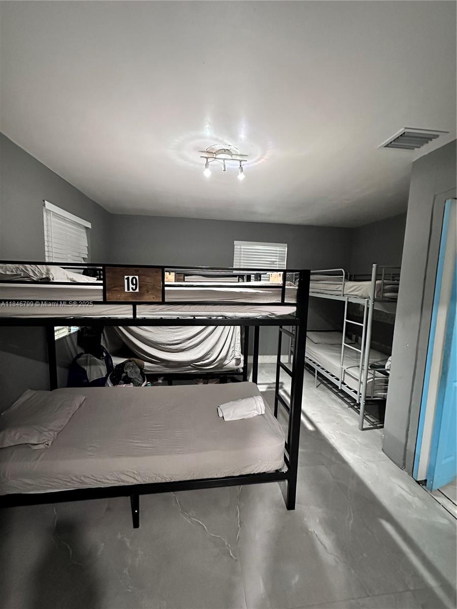Ver detalles / sq. ft. $ 2025-07-25 0 foto