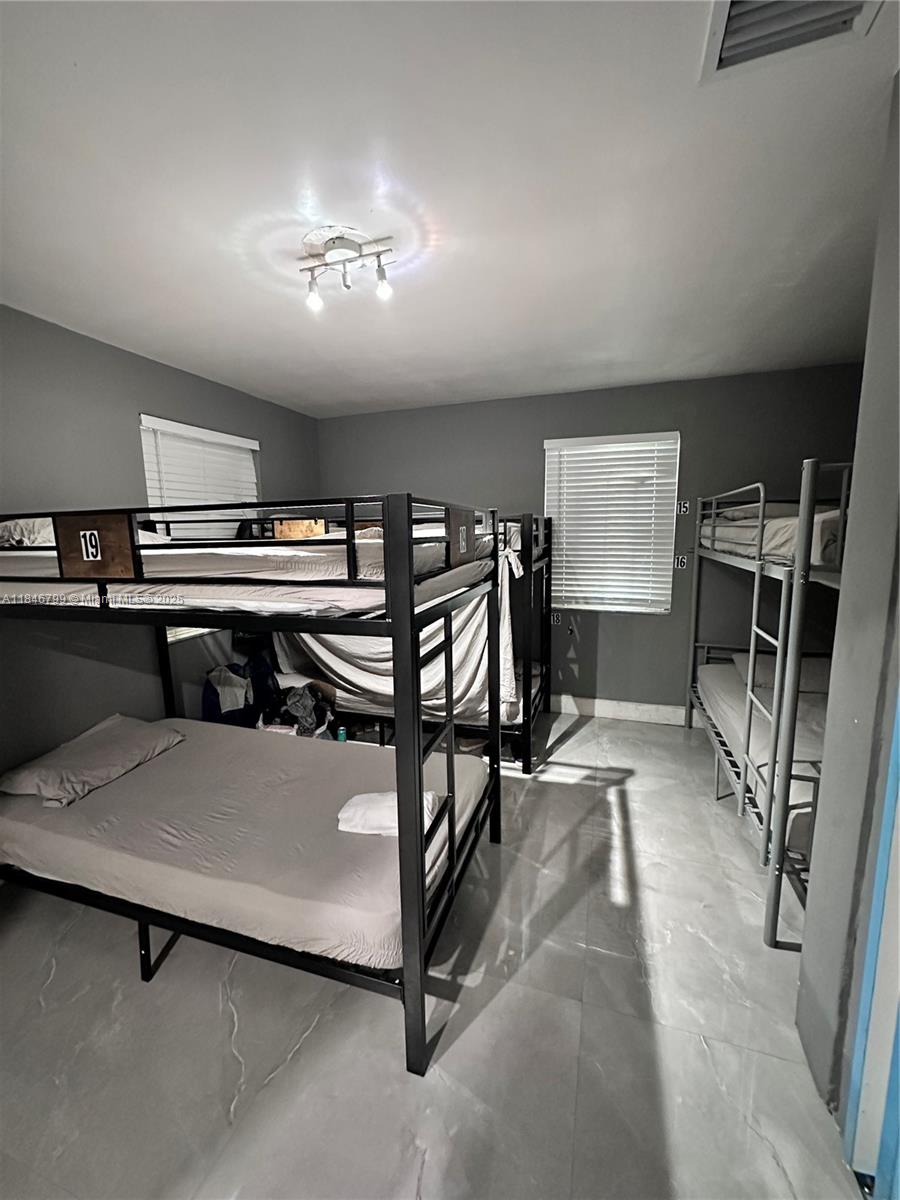 Ver detalles / sq. ft. $ 2025-07-25 0 foto