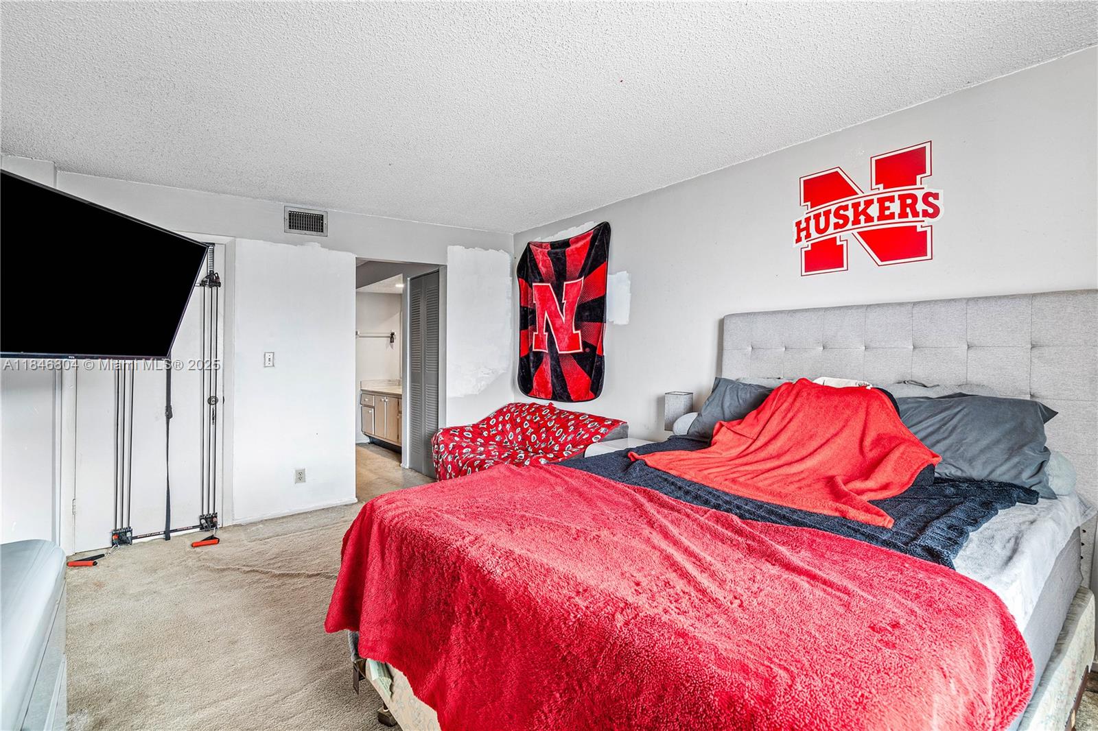 See details 413 1 / 2 808 sq. ft. $ 2025-07-25 0 Photo