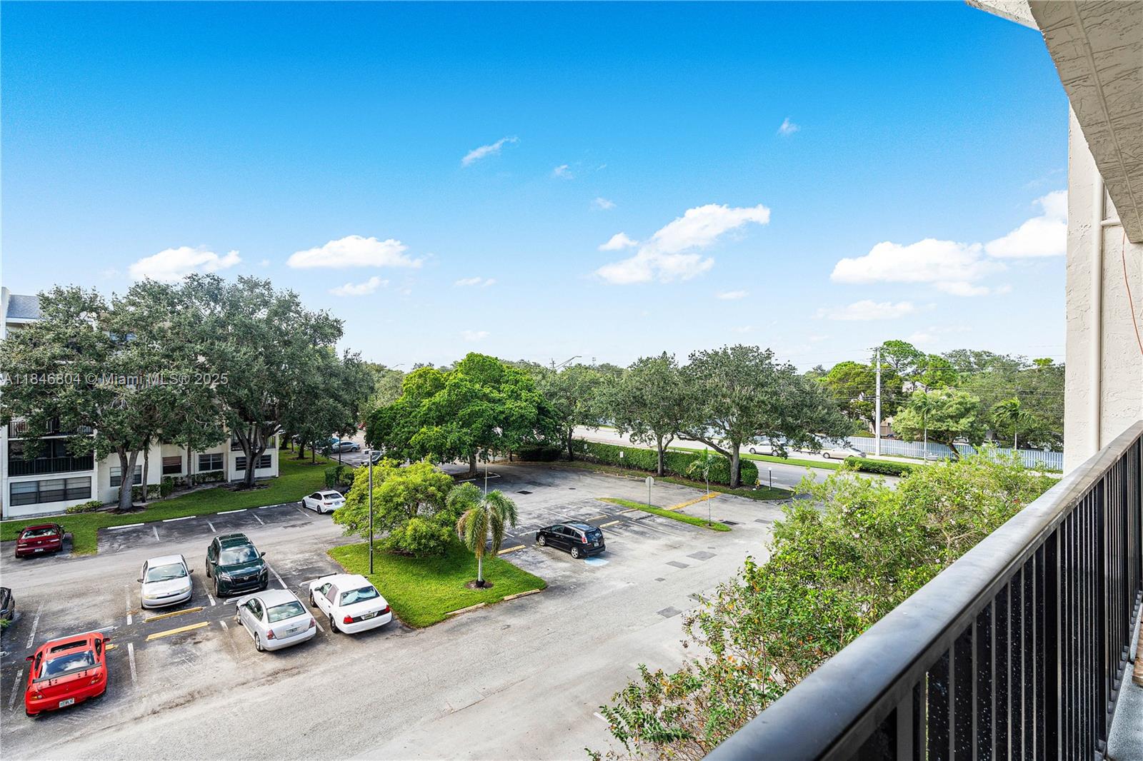 See details 413 1 / 2 808 sq. ft. $ 2025-07-25 0 Photo