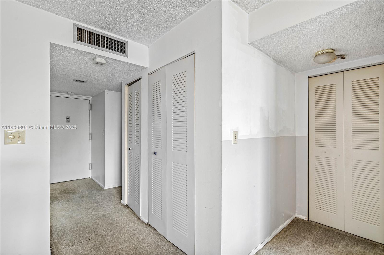 See details 413 1 / 2 808 sq. ft. $ 2025-07-25 0 Photo