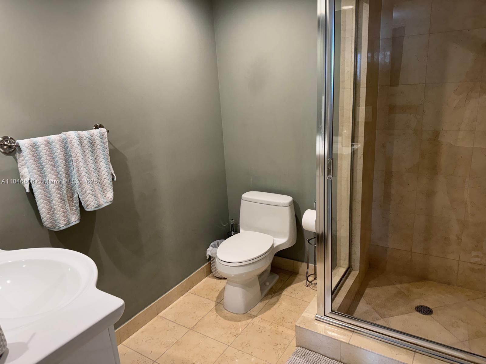 See details 3208 3 / 3 1571 sq. ft. $ 2025-07-25 0 Photo