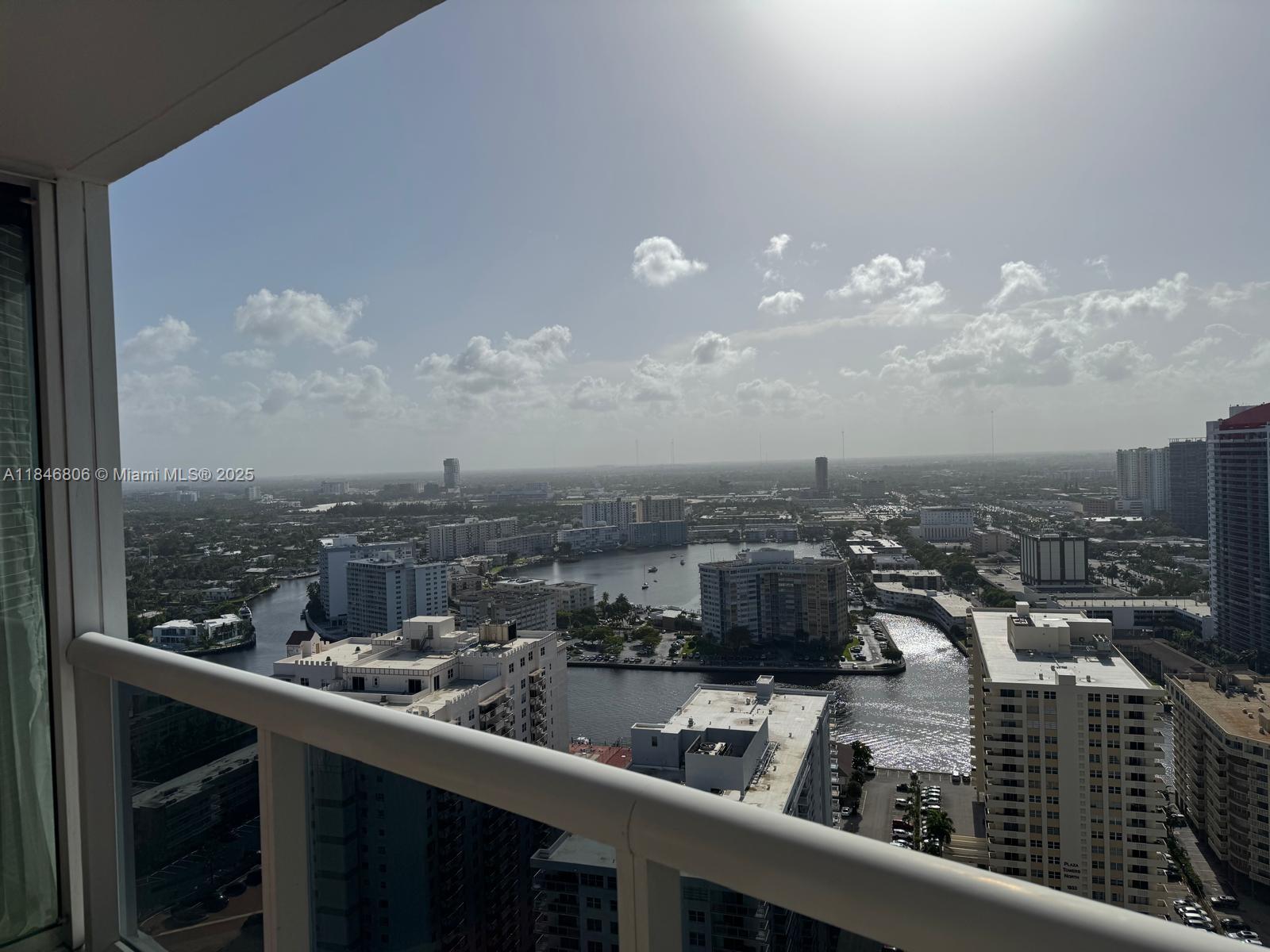 See details 3208 3 / 3 1571 sq. ft. $ 2025-07-25 0 Photo