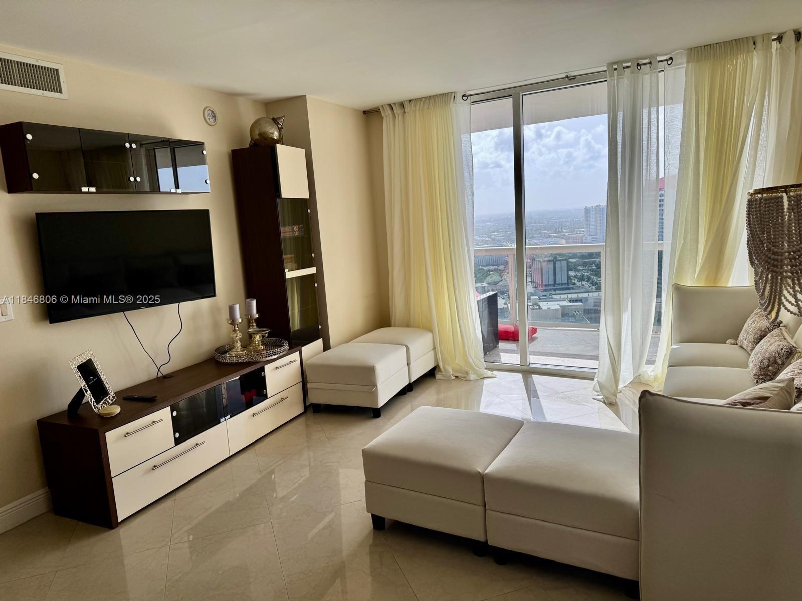 See details 3208 3 / 3 1571 sq. ft. $ 2025-07-25 0 Photo