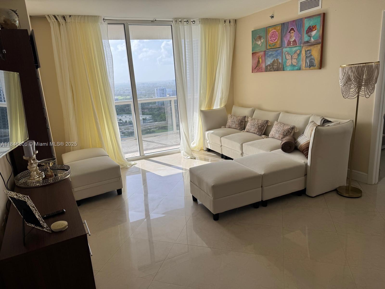 See details 3208 3 / 3 1571 sq. ft. $ 2025-07-25 0 Photo