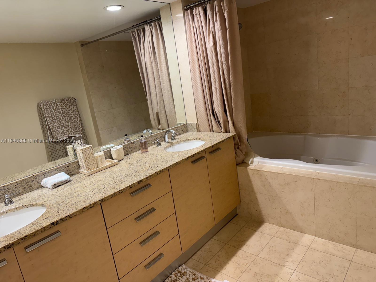See details 3208 3 / 3 1571 sq. ft. $ 2025-07-25 0 Photo