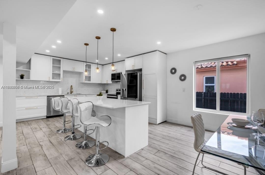 See details 420 5 / 4 2465 sq. ft. $ 2025-07-25 0 Photo