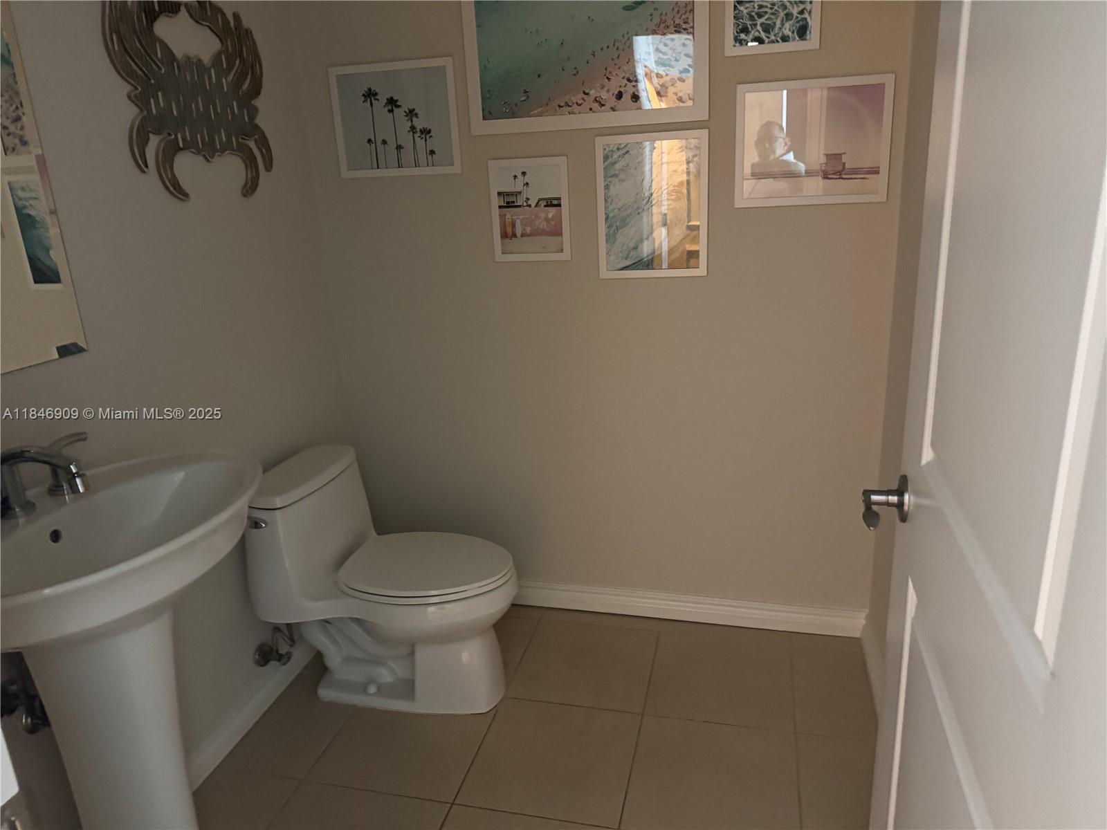 Photo of 1945 Ocean Dr  #2311, Hallandale Beach, Florida, 33009 - 