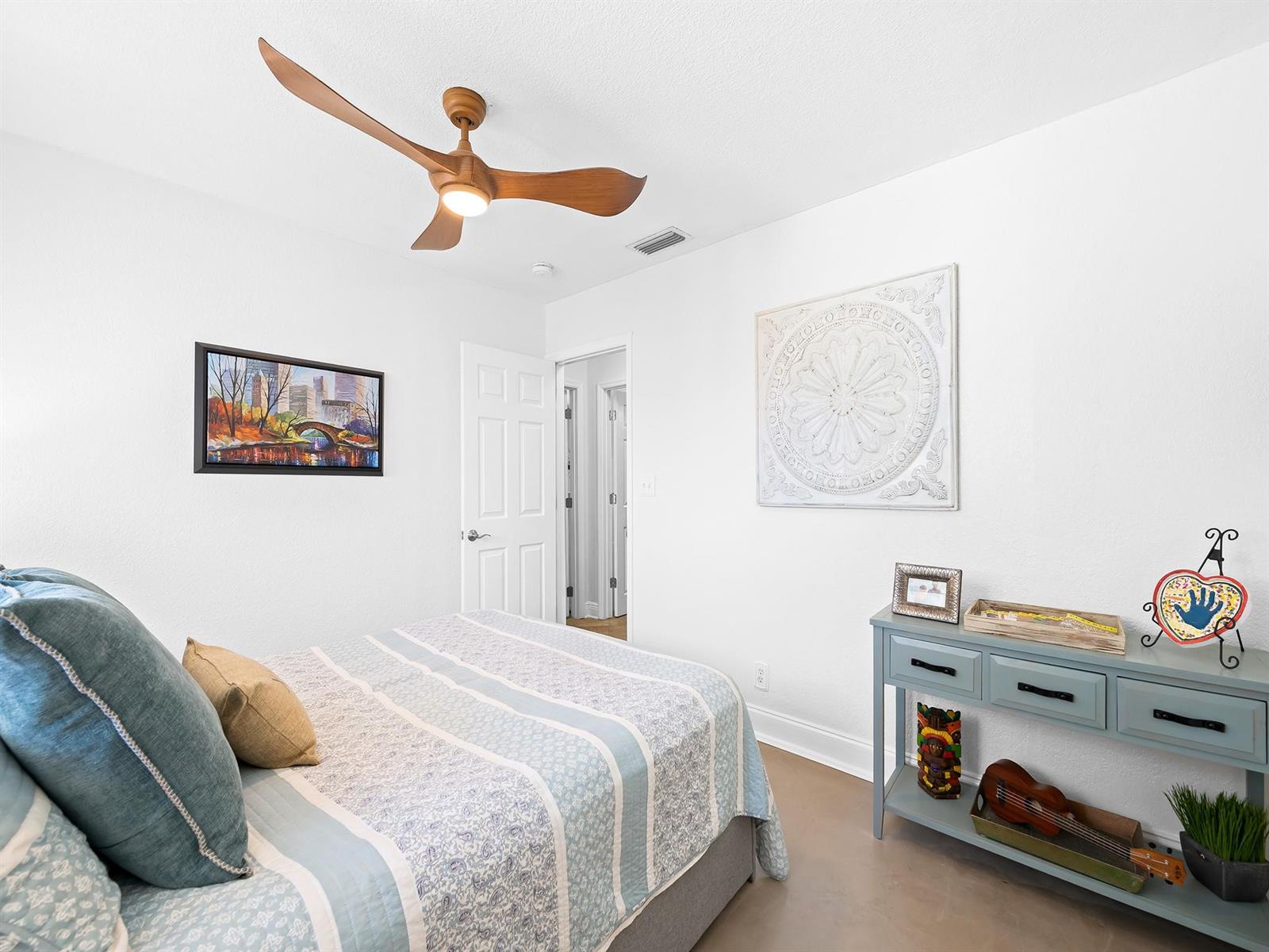 Ver detalles 812 2 / 2 1846 sq. ft. $ 2025-09-23 0 foto