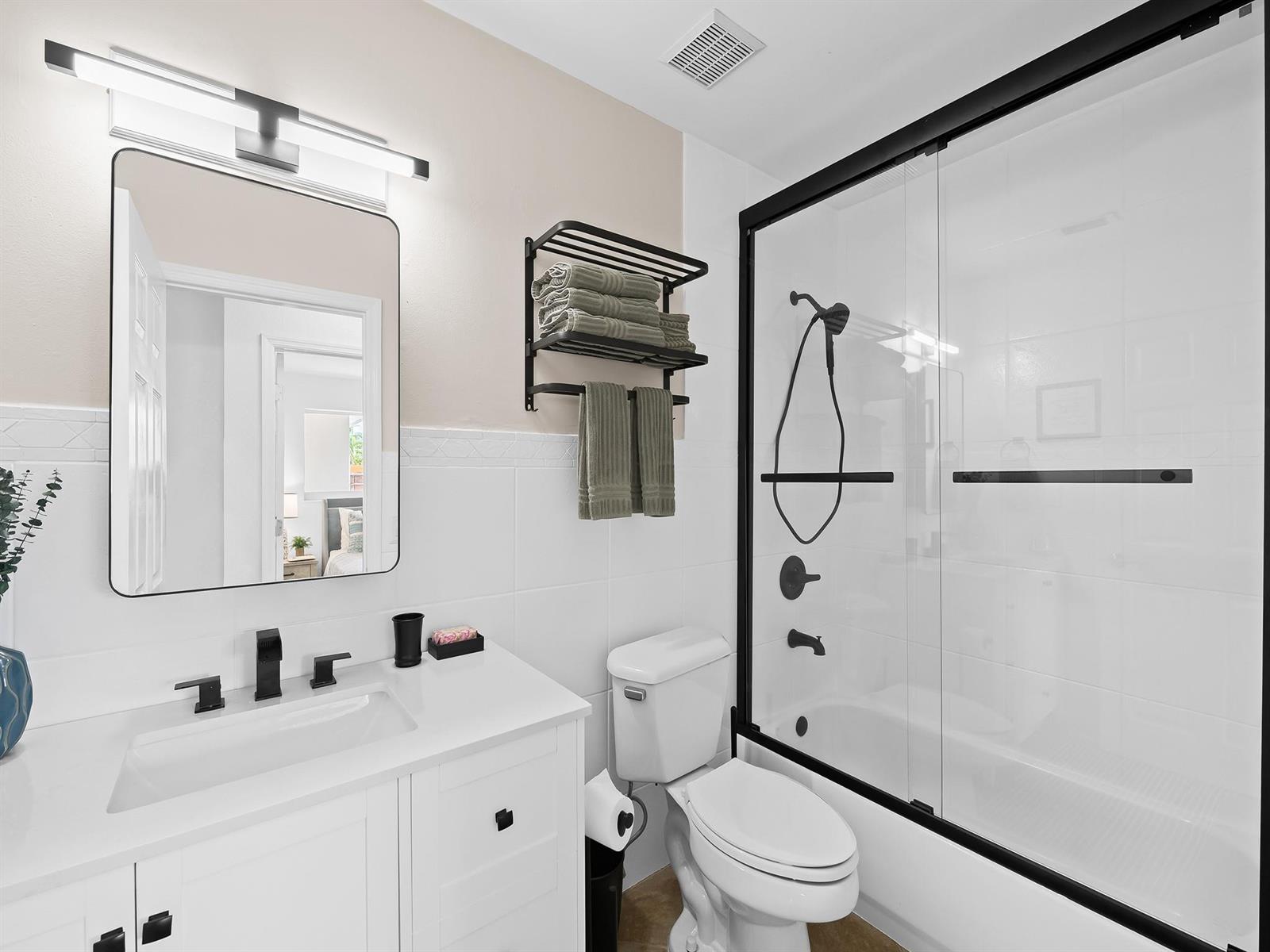 Ver detalles 812 2 / 2 1846 sq. ft. $ 2025-09-23 0 foto