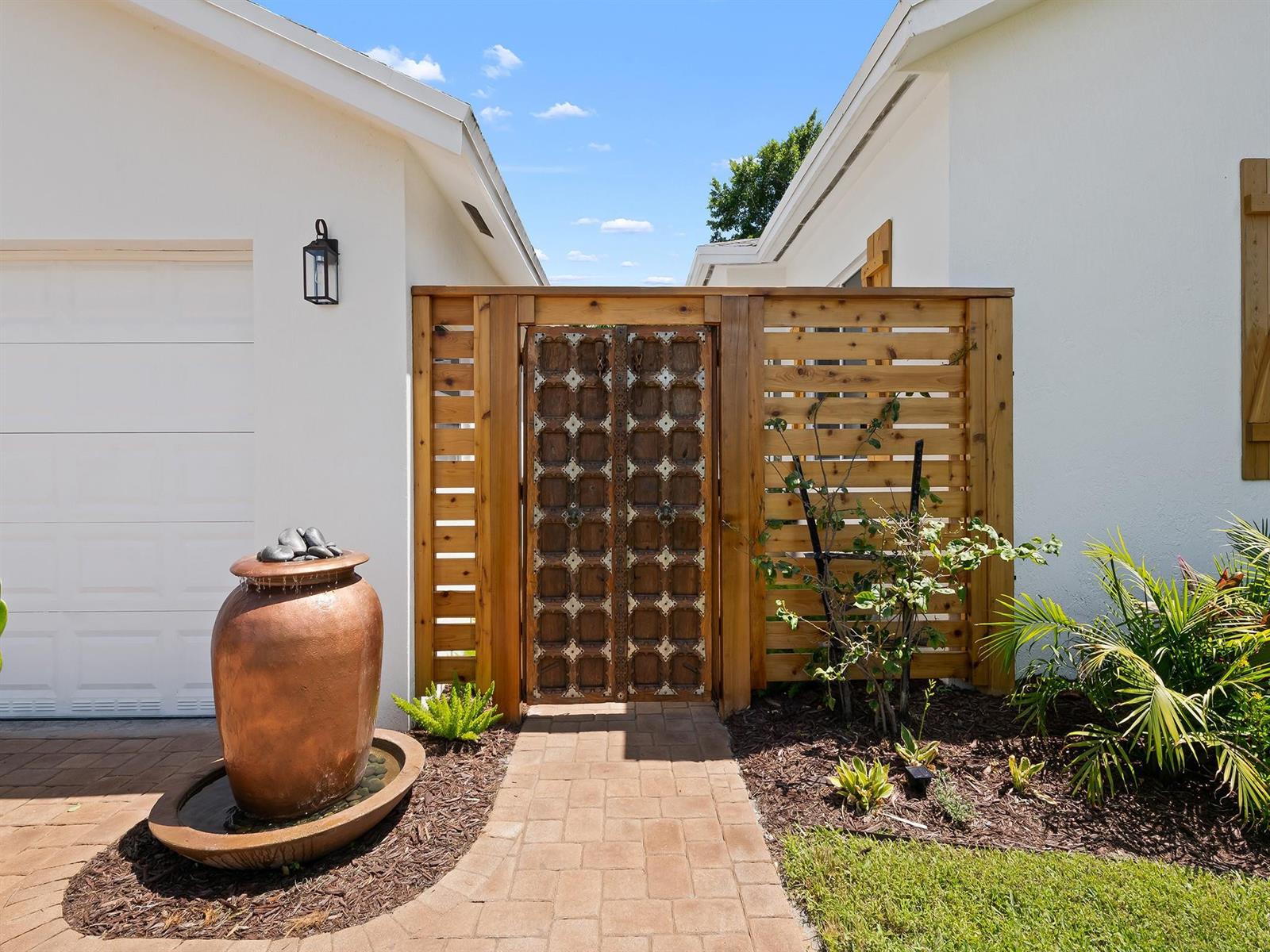 Ver detalles 812 2 / 2 1846 sq. ft. $ 2025-09-23 0 foto