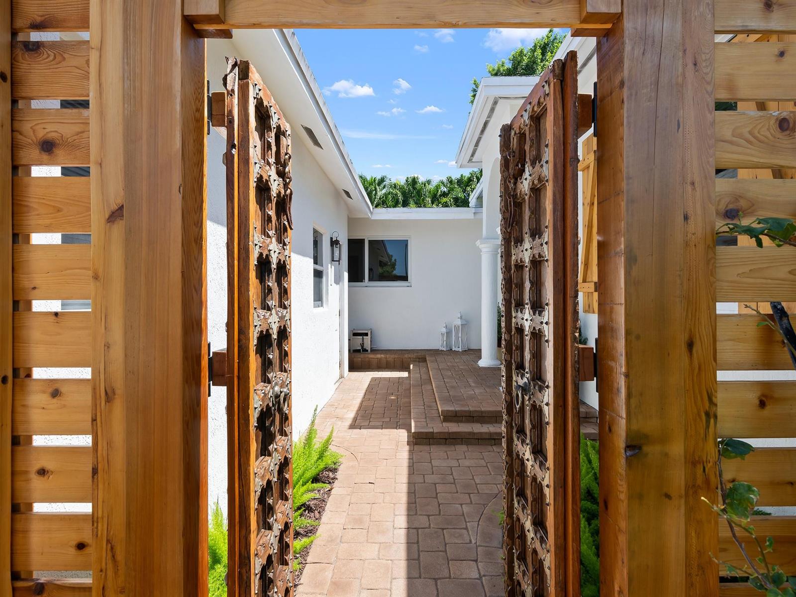 Ver detalles 812 2 / 2 1846 sq. ft. $ 2025-09-23 0 foto