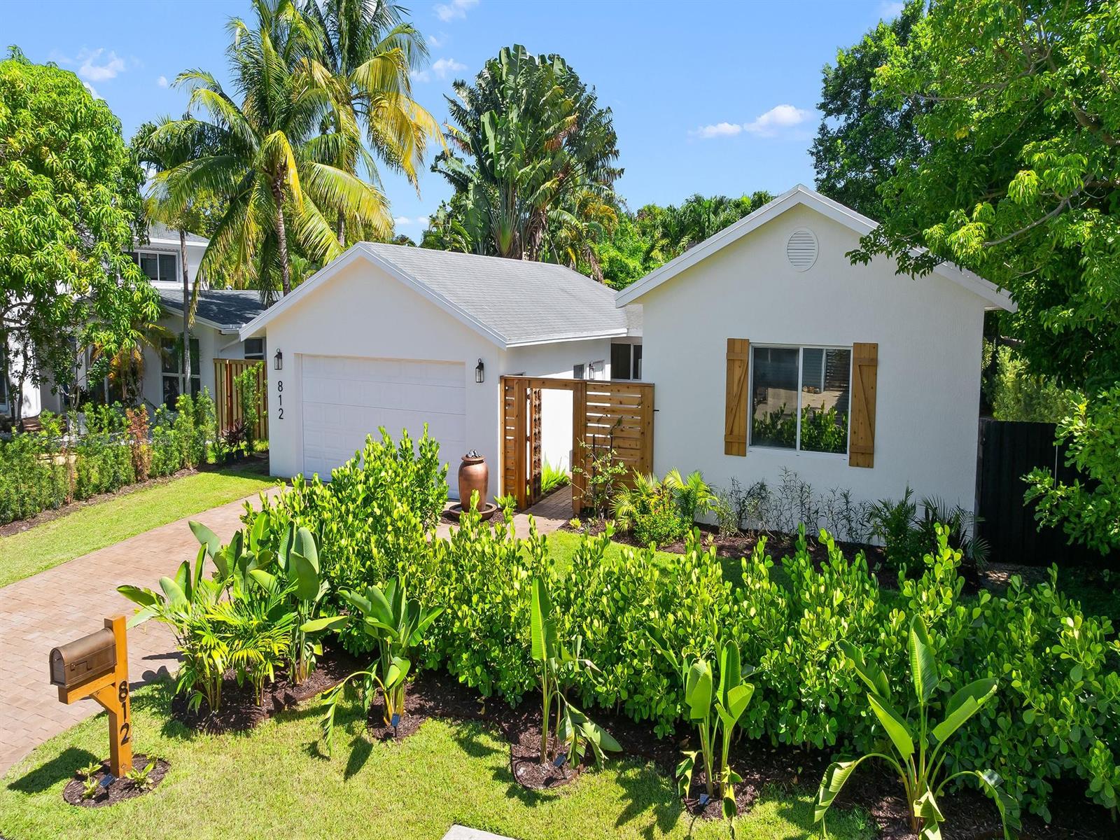 Ver detalles 812 2 / 2 1846 sq. ft. $ 2025-09-23 0 foto