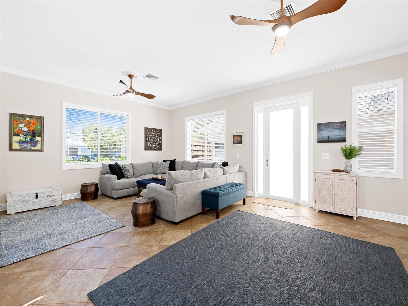 Ver detalles 812 2 / 2 1846 sq. ft. $ 2025-09-23 0 foto