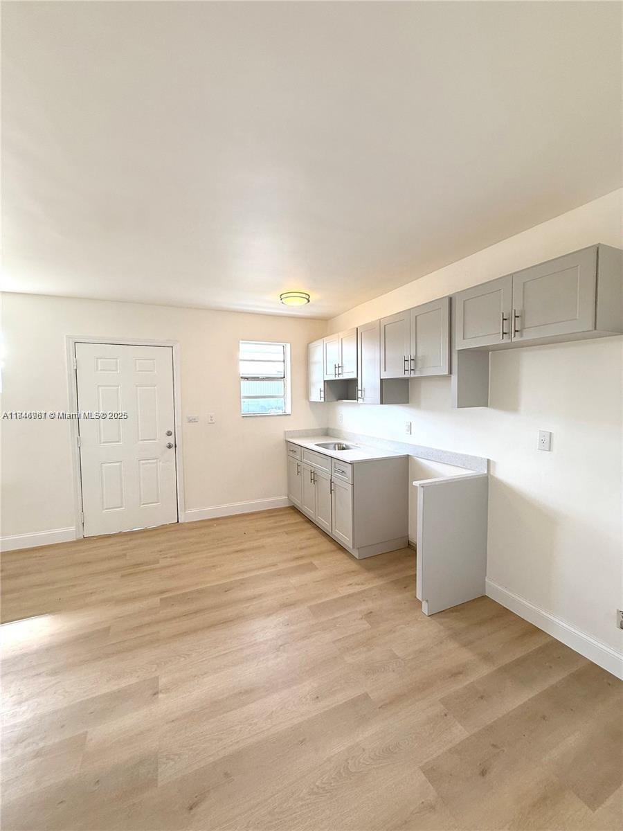 See details / 1325 sq. ft. $ 2025-07-25 0 Photo