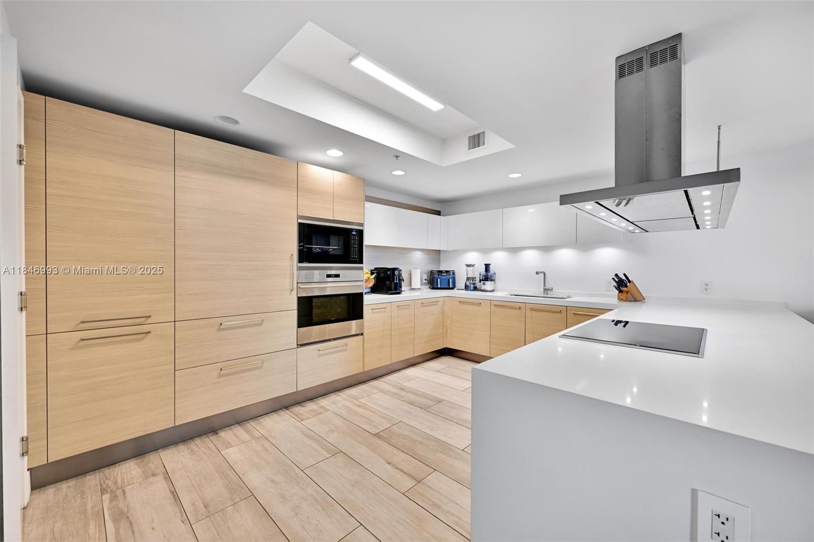 Photo of 17111 Biscayne Blvd  #207, North Miami Beach, Florida, 33160 - 