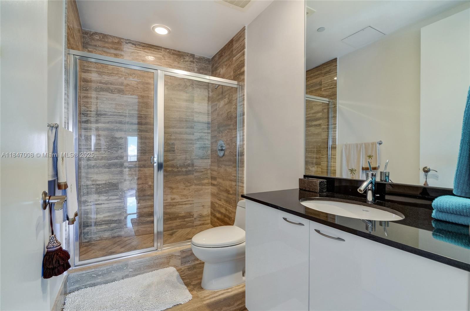 Ver detalles 2805 2 / 2 1435 sq. ft. $ 2025-07-25 0 foto